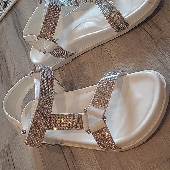 Azalea Wang Here for the Banter Rhinestone Strap Flatform Sandals 9 White - Picture 2 of 9